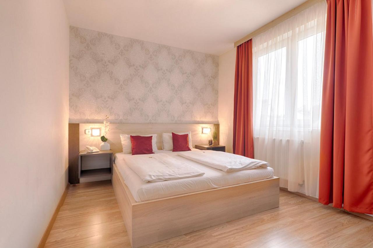 Triple M Hotel 3*
