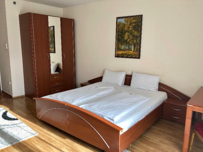 Triple M Hotel 3*